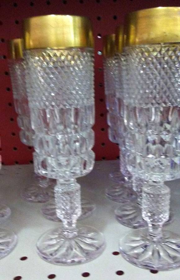 UNK818 (Gold) Fluted Champagne by Unknown Manufacturer-1