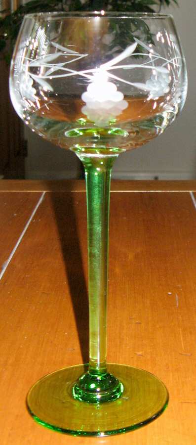 UNK7728 Wine Glass by Unknown Manufacturer-1