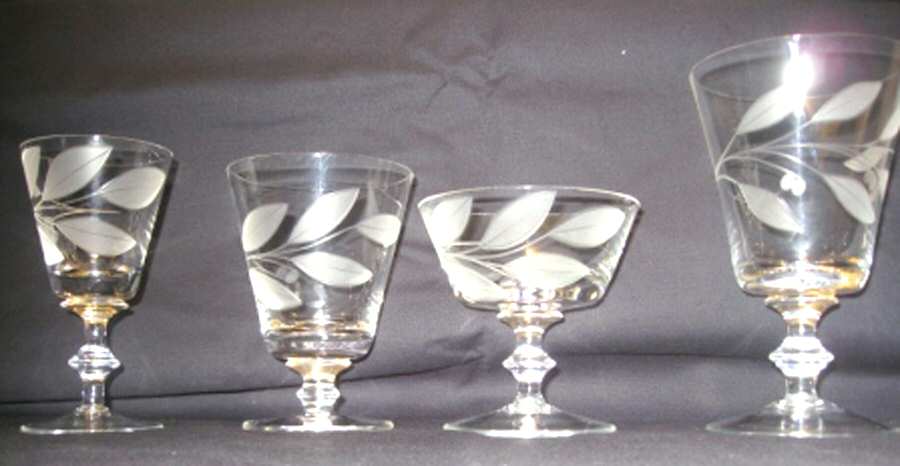 UNK8252 Wine Glass by Unknown Manufacturer-1