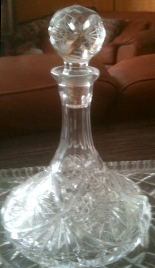 UNK9012 Decanter & Stopper by Unknown Manufacturer-1