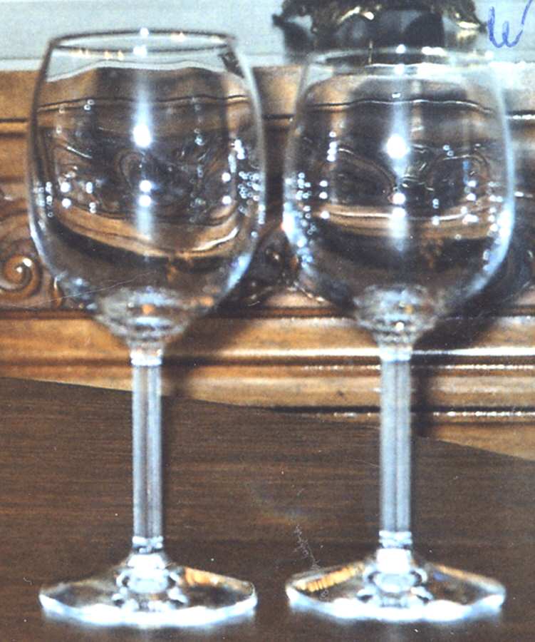 UNK8371 Wine Glass by Unknown Manufacturer-1