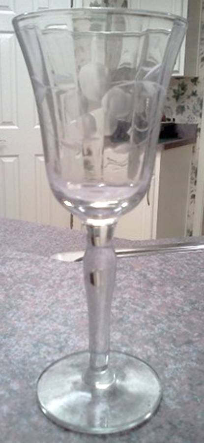 UNK8592 Wine Glass by Unknown Manufacturer-1