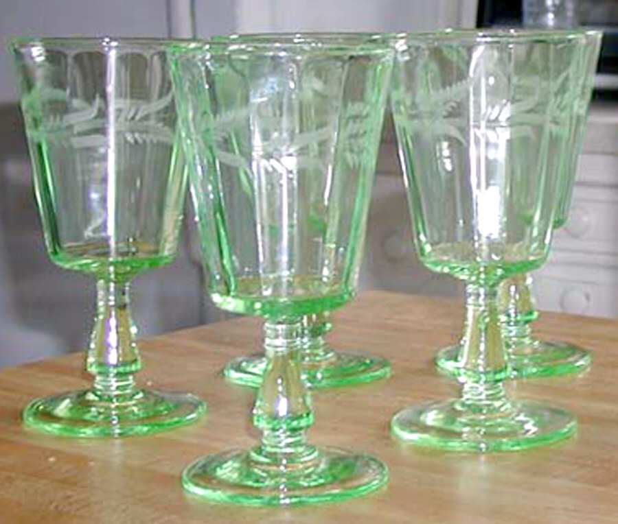 UNK9076 Green Water Goblet by Unknown Manufacturer-1