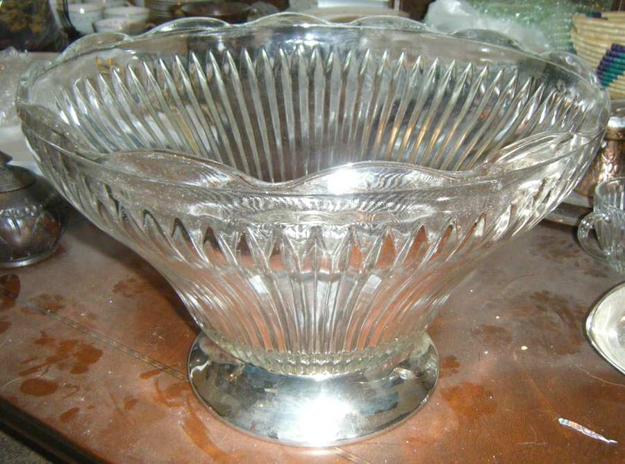 UNK9084 Punch Bowl by Unknown Manufacturer-1
