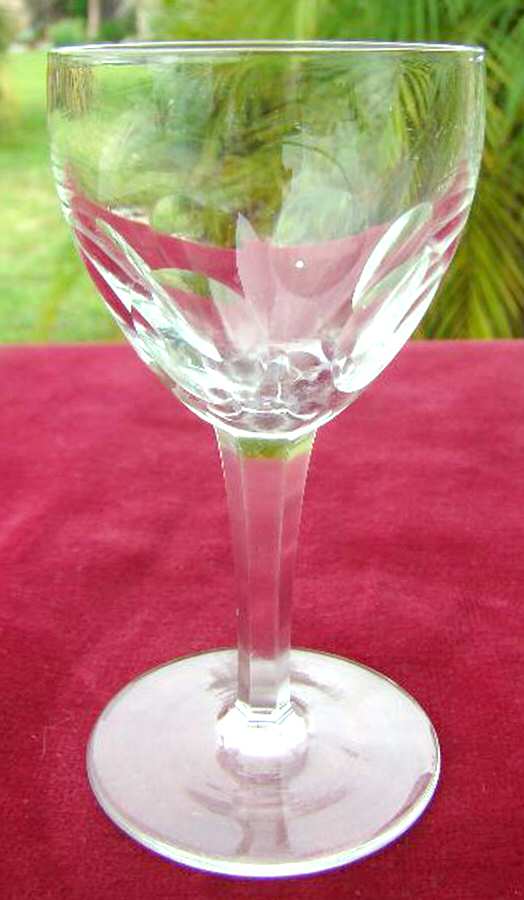 UNK8691 Wine Glass by Unknown Manufacturer-1