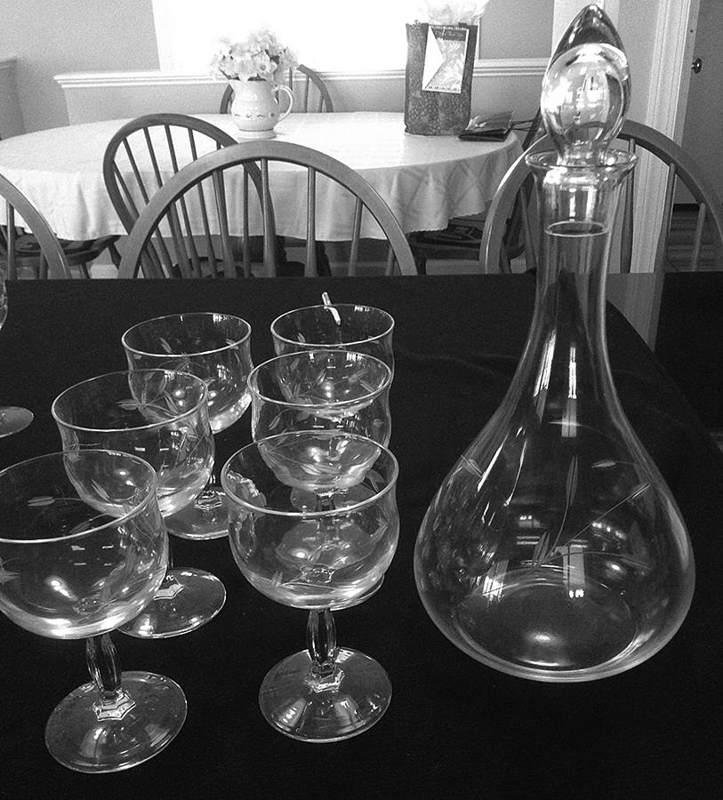 UNK8810 Wine Glass by Unknown Manufacturer-1
