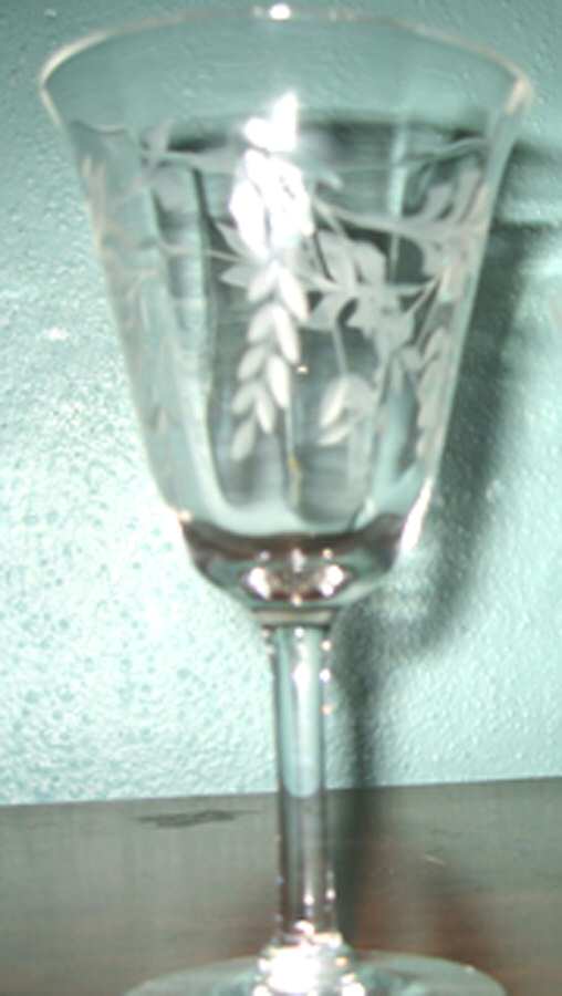 UNK8907 Wine Glass by Unknown Manufacturer-1