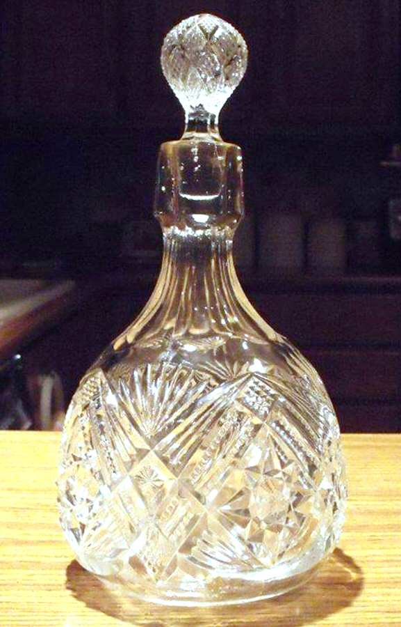 UNK9436 Decanter & Stopper by Unknown Manufacturer-1