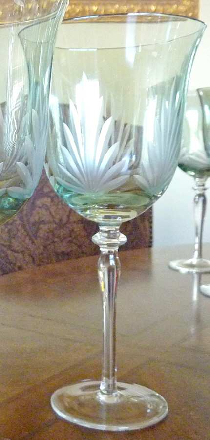 UNK9453 Wine Glass by Unknown Manufacturer-1