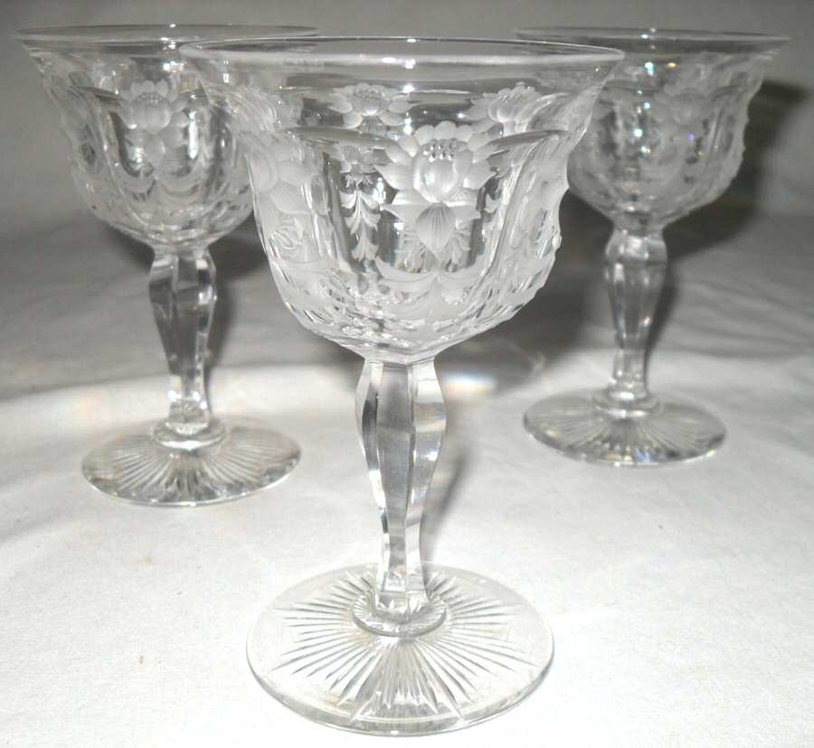 UNK8971 Wine Glass by Unknown Manufacturer-1