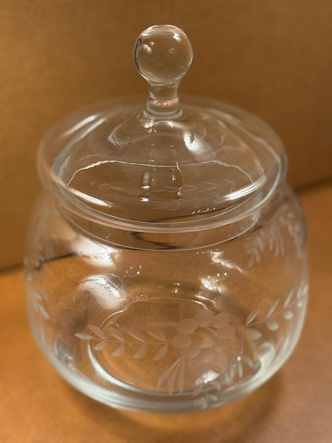 UNK9804 Candy Jar & Lid by Unknown Manufacturer-1