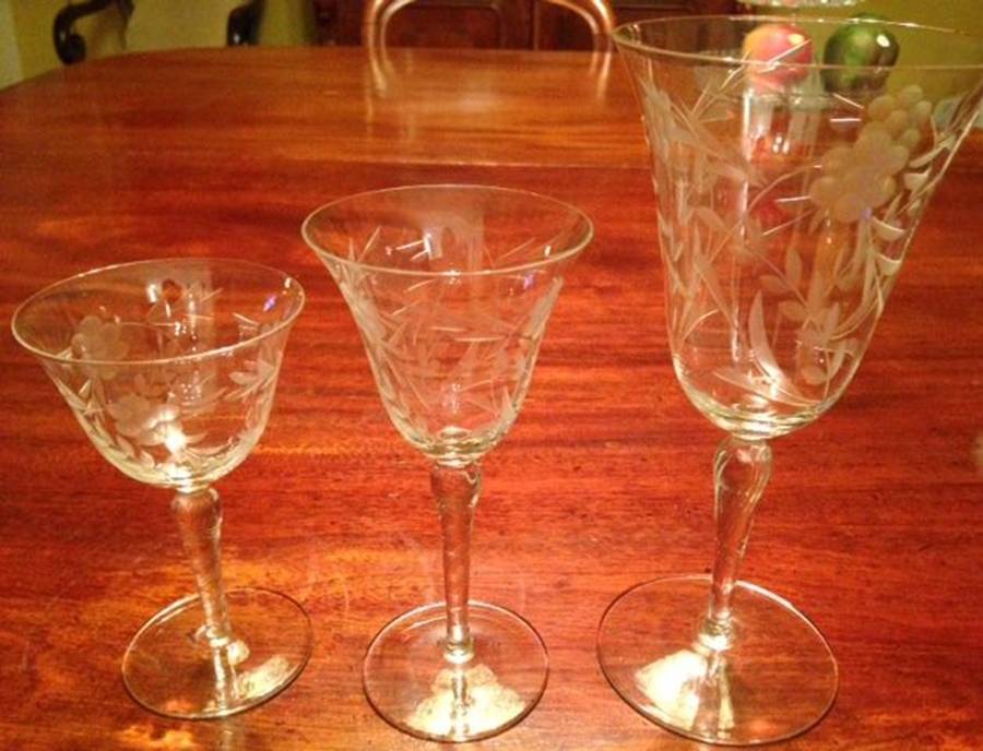 UNK10144 Wine Glass by Unknown Manufacturer-1