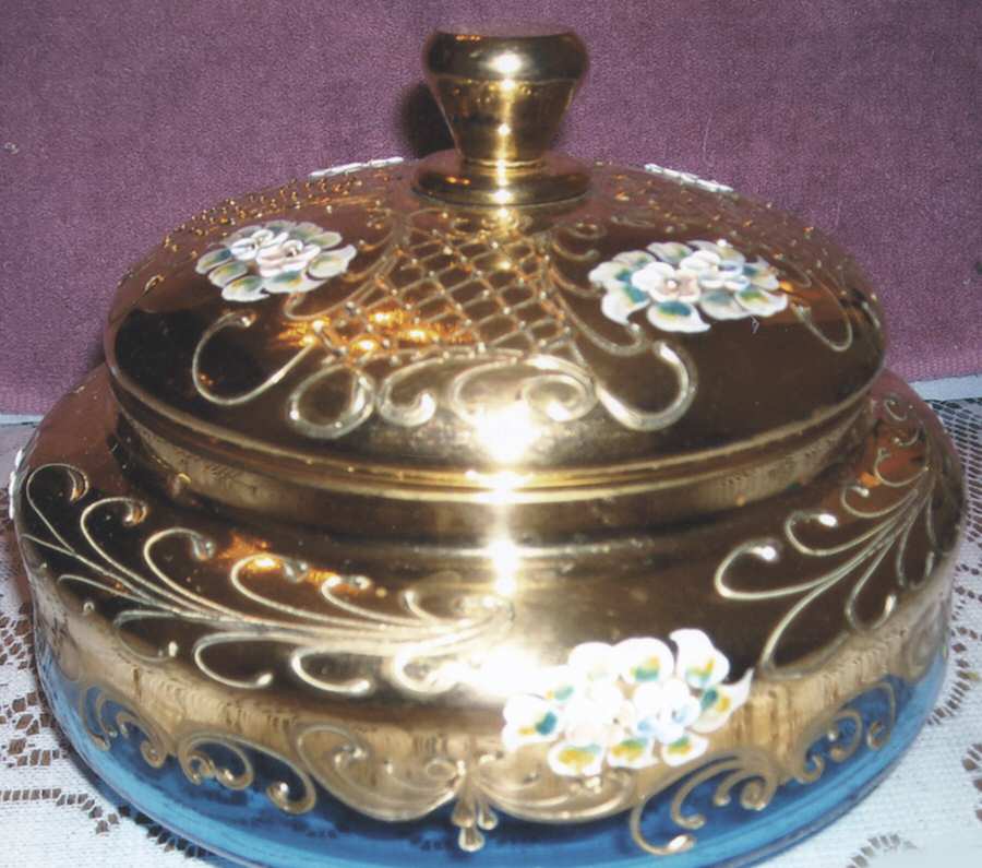 UNK11087 Candy Box & Lid by Unknown Manufacturer-1