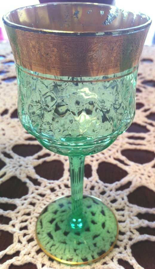 UNK11400 Green Wine Glass by Unknown Manufacturer-1