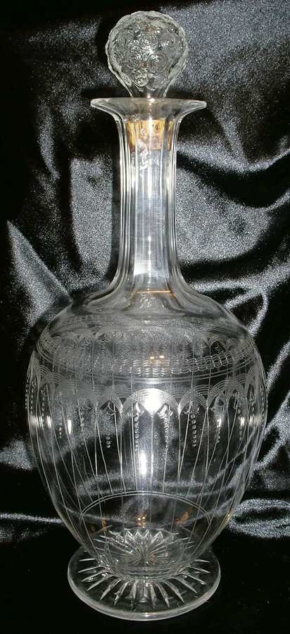 UNK11418 Decanter & Stopper by Unknown Manufacturer-1