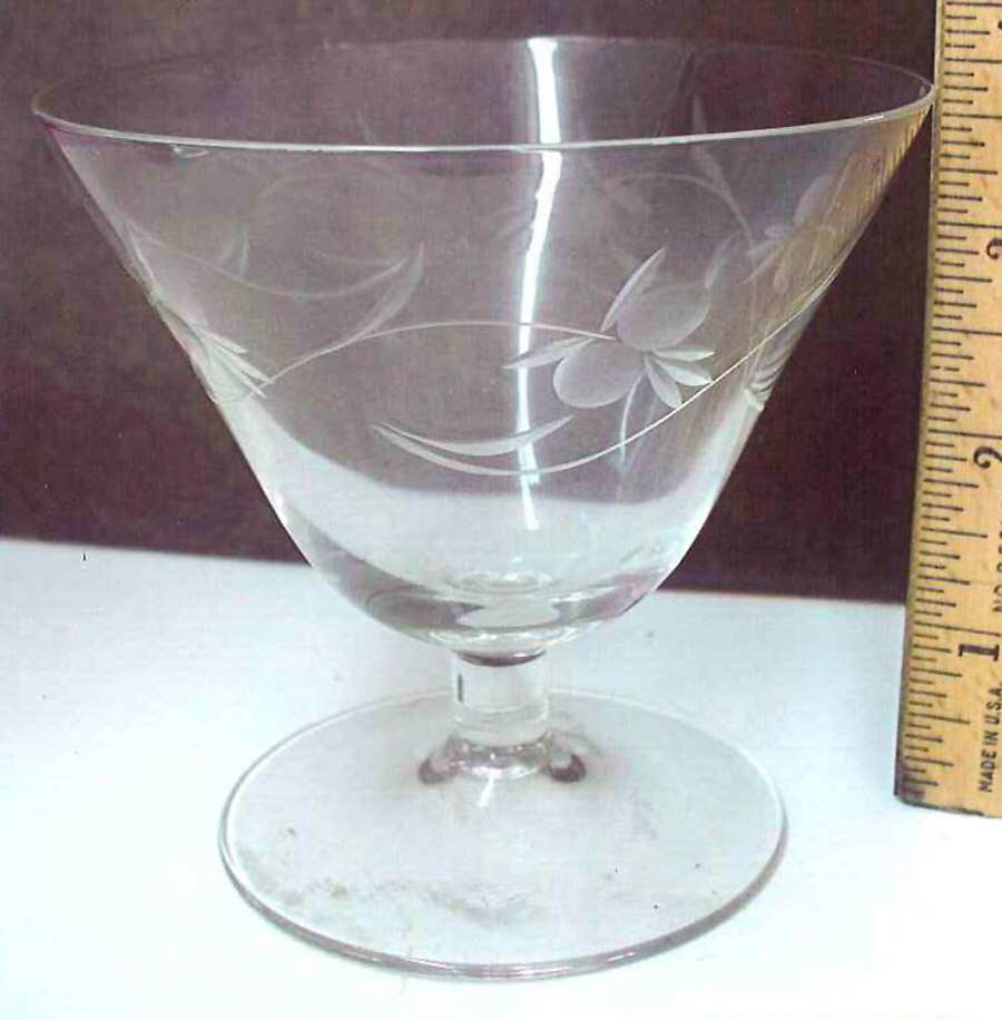UNK11686 Wine Glass by Unknown Manufacturer-1
