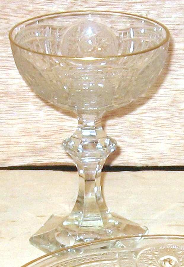 UNK3411 Gold Champagne/Tall Sherbet by Unknown Manufacturer-1