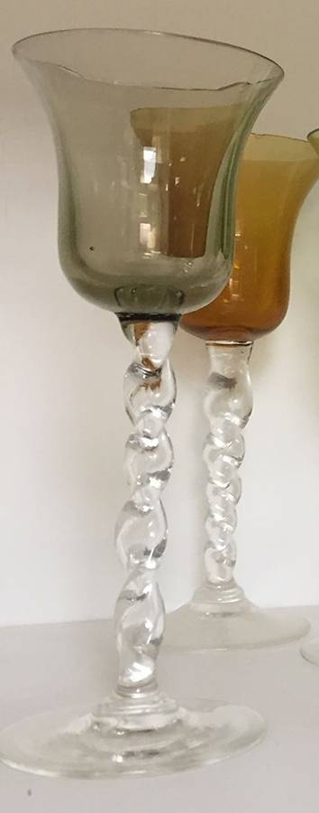 UNK12697 Green Wine by Unknown Manufacturer-1