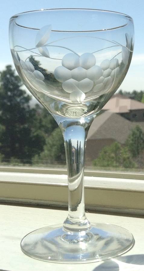 UNK13007 Wine Glass by Unknown Manufacturer-1