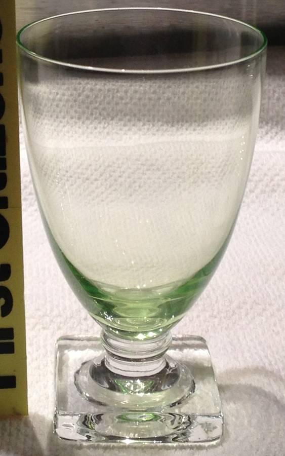 UNK7391 Green Wine Glass by Unknown Manufacturer-1