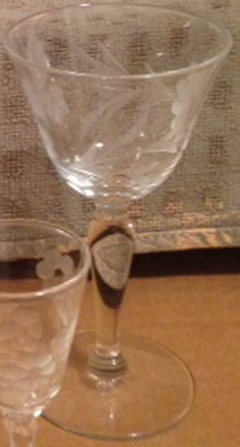 UNK13166 Wine Glass by Unknown Manufacturer-1