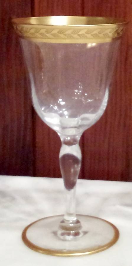 UNK1133 (Flowing Left) Wine Glass by Unknown Manufacturer-1