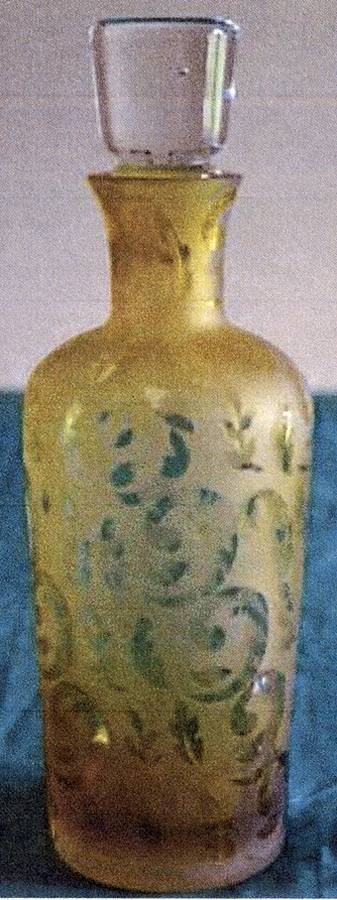 UNK13905 Decanter & Stopper by Unknown Manufacturer-1