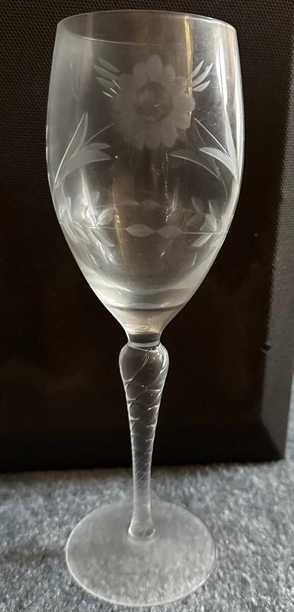 UNK13501 Wine Glass by Unknown Manufacturer-1