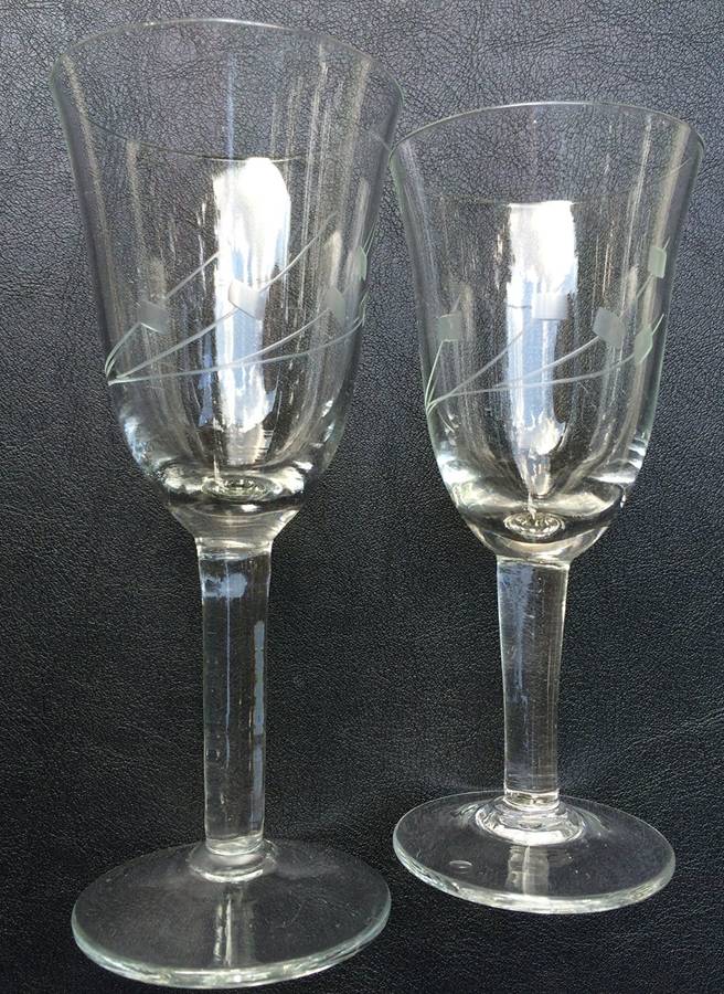 UNK14567 Wine Glass by Unknown Manufacturer-1