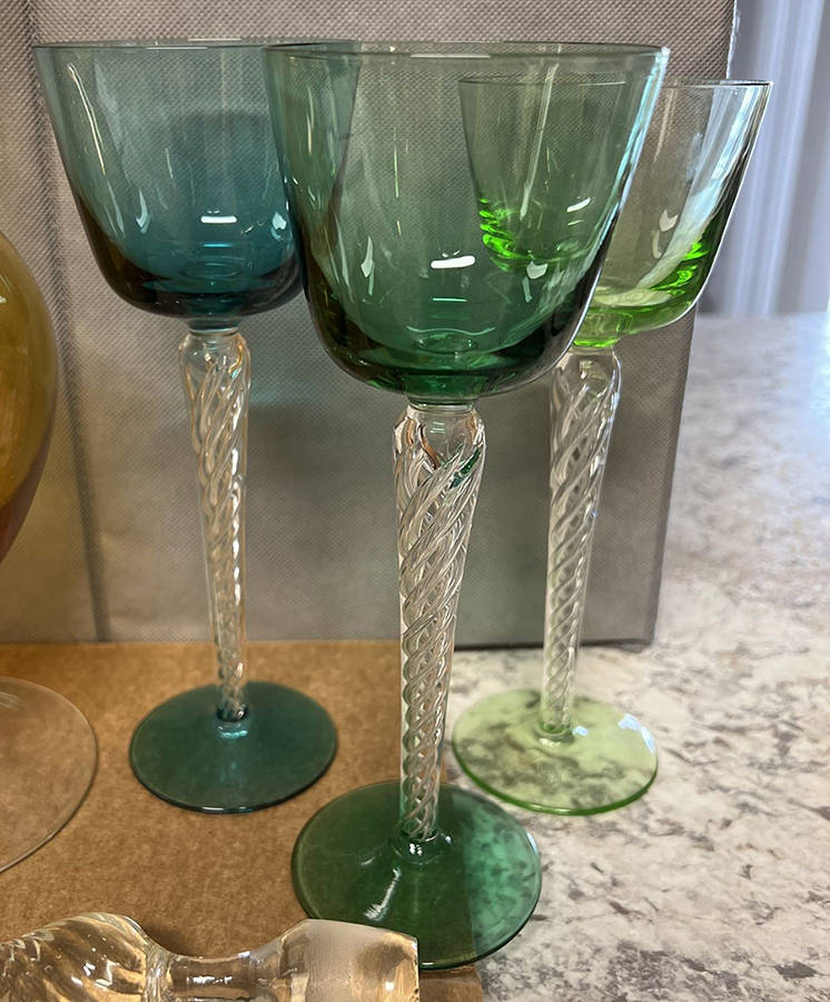 UNK13602 Green Wine by Unknown Manufacturer-1