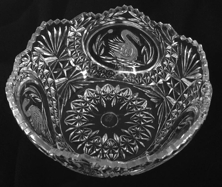 Swan Collection 8" Round Bowl by Monarch Crystal-1