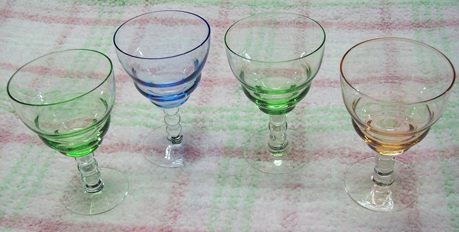 UNK15205 Green Wine by Unknown Manufacturer-1