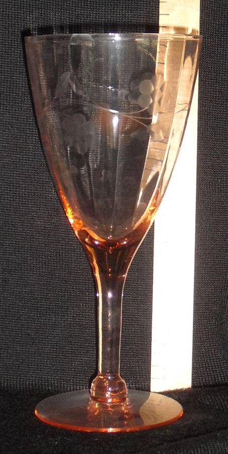 UNK17006 Wine Glass by Unknown Manufacturer-1