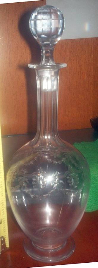 UNK15685 Decanter & Stopper by Unknown Manufacturer-1
