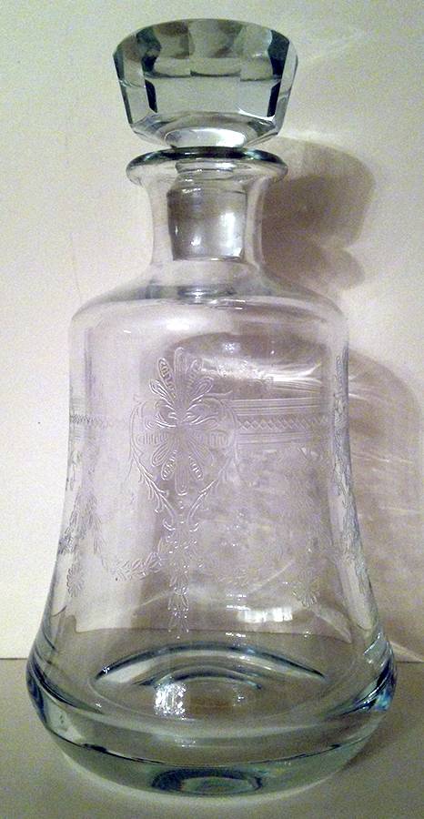UNK15794 Decanter & Stopper by Unknown Manufacturer-1