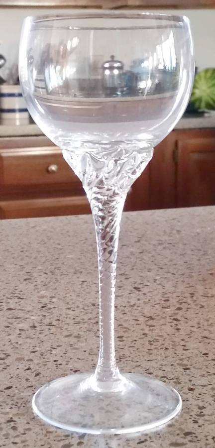 UNK16090 Wine Glass by Unknown Manufacturer-1