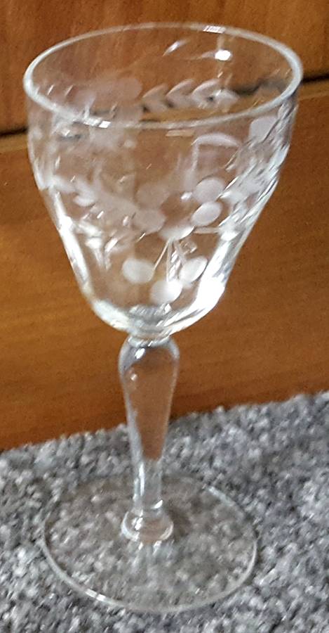 UNK14332 Clear Wine Glass by Unknown Manufacturer-1