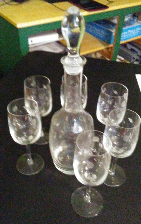 UNK16139 Decanter & Stopper by Unknown Manufacturer-1