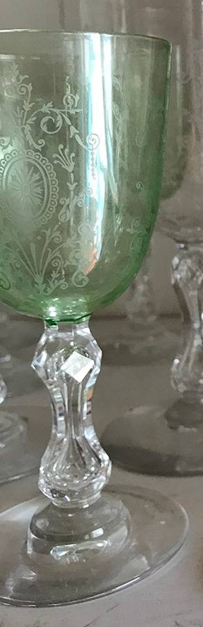 UNK16639 Green Wine by Unknown Manufacturer-1