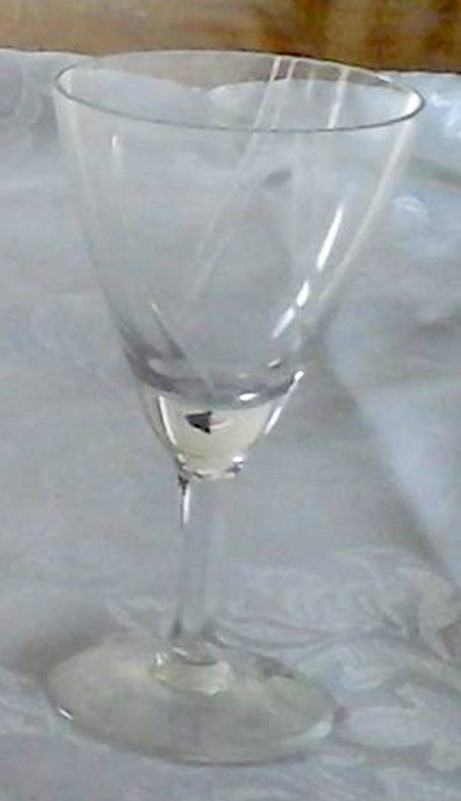 UNK19135 Wine Glass by Unknown Manufacturer-1