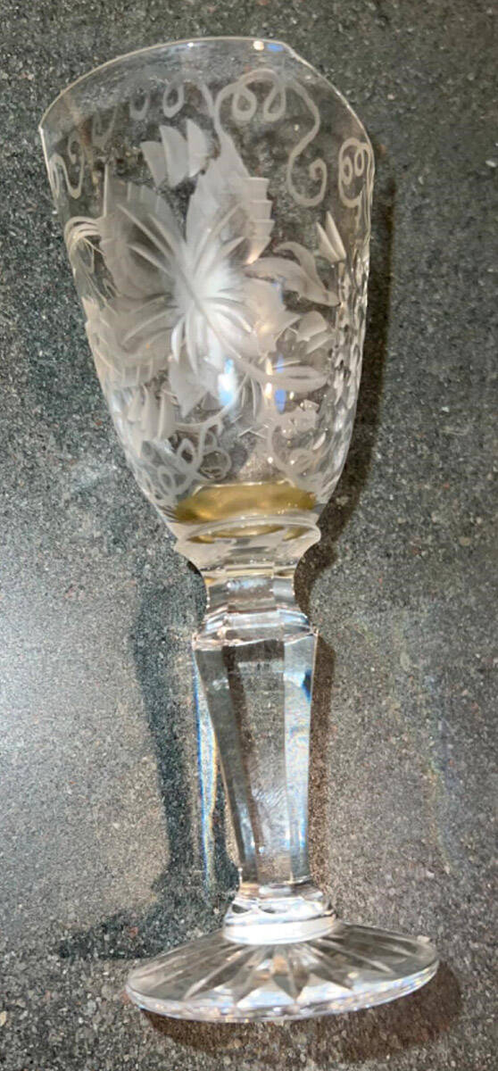 UNK10250 Wine Glass by Unknown Manufacturer-1