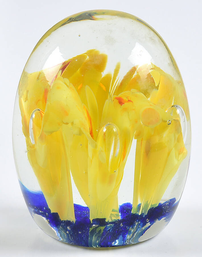 Animals & Figurines (Multicolor) Paperweight by Unknown Manufacturer-1