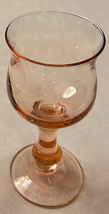 Monaco Peach Wine Glass by Villeroy & Boch-1
