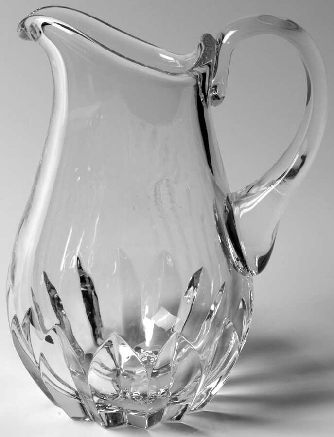 Tulipe Clear 32 Oz Pitcher by Villeroy & Boch-1