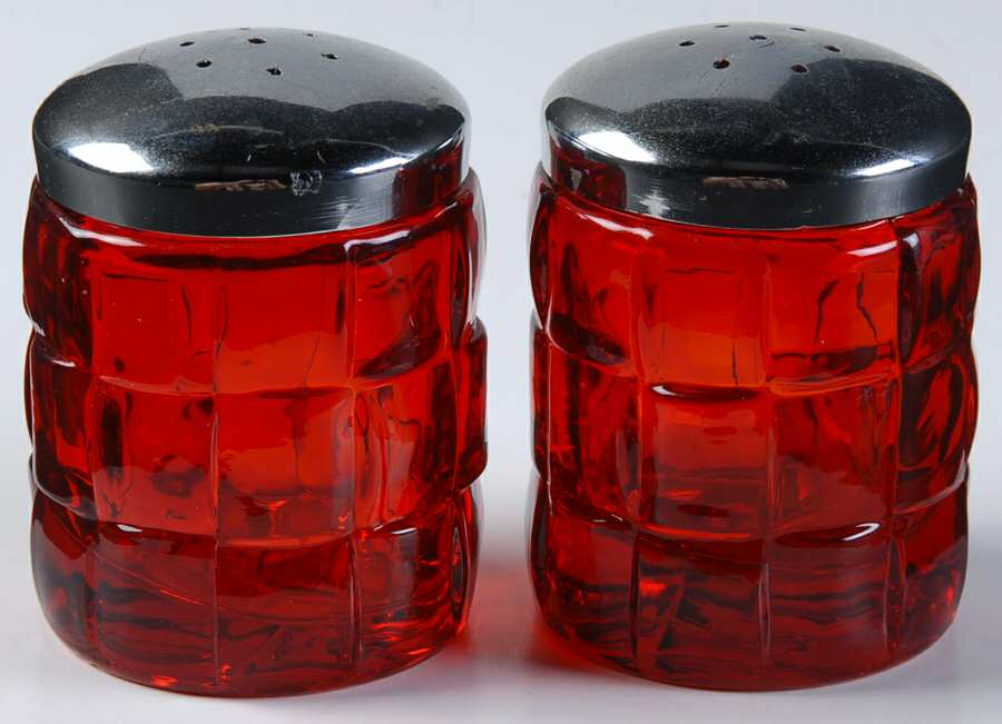 Ashley Ruby Shaker Set w/Metal Lids by Viking-1