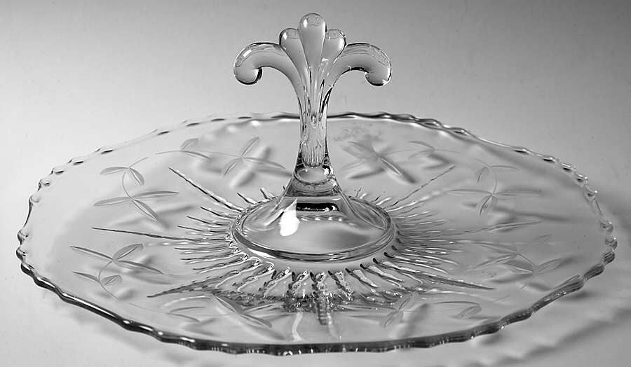 Leaf (Cut, Clear) Center Handle Tray by Viking-1