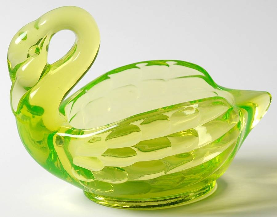 Animals & Figurines #6946 3" Epic Open Swan by Viking-1