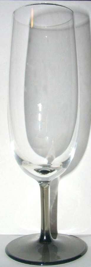 VIS4 Fluted Champagne by Vistra-1