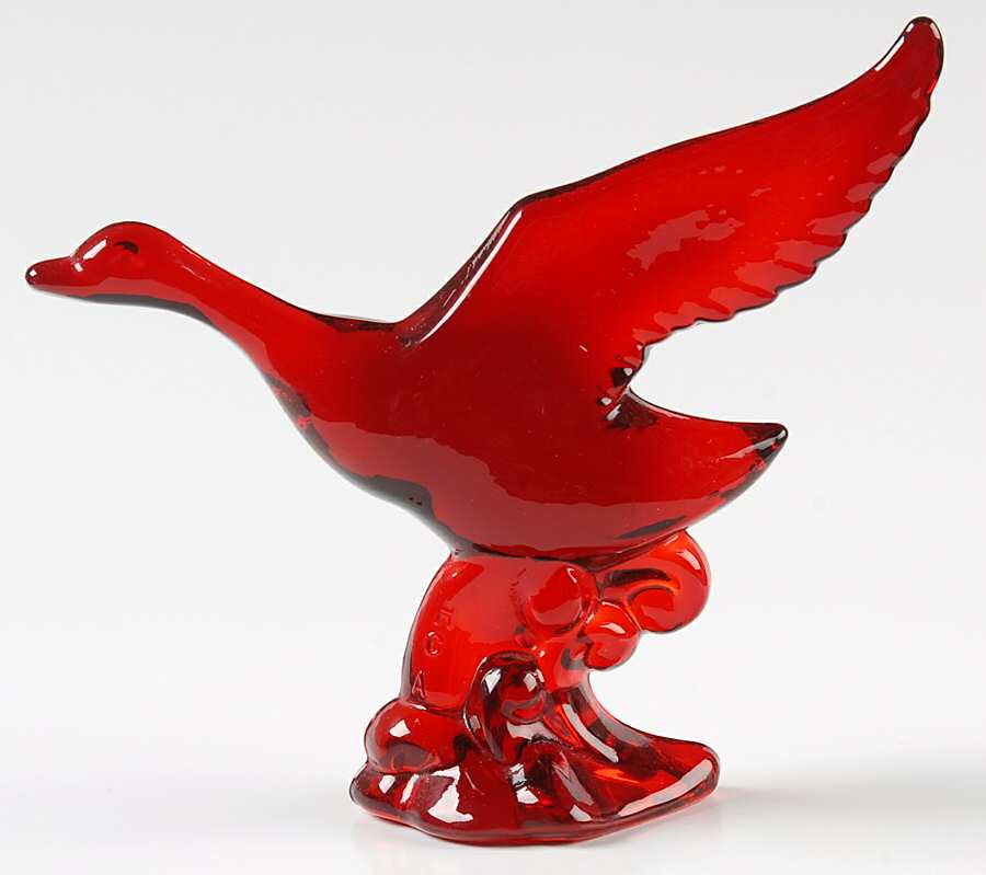 Heisey Animals & Figurines Mallard (Wings Half)-Ruby by Viking-1