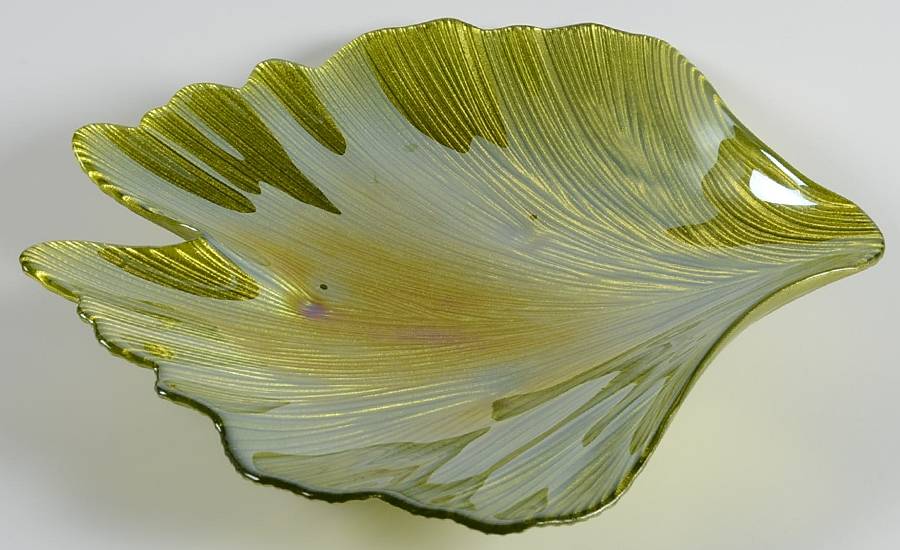 Ginkgo Leaf 9" Leaf Plate by Vietri-1